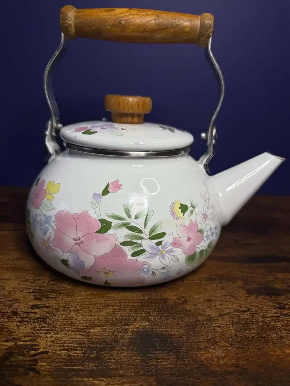 Vintage White Floral Enamel Teapot Tea Kettle with Wood Handle and Lid